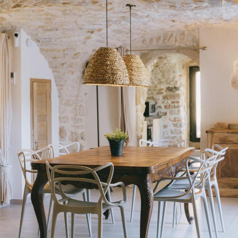 Authentique maison en pierre avec piscine aux portes d'Uzès - Villa 2 Chambres - 32