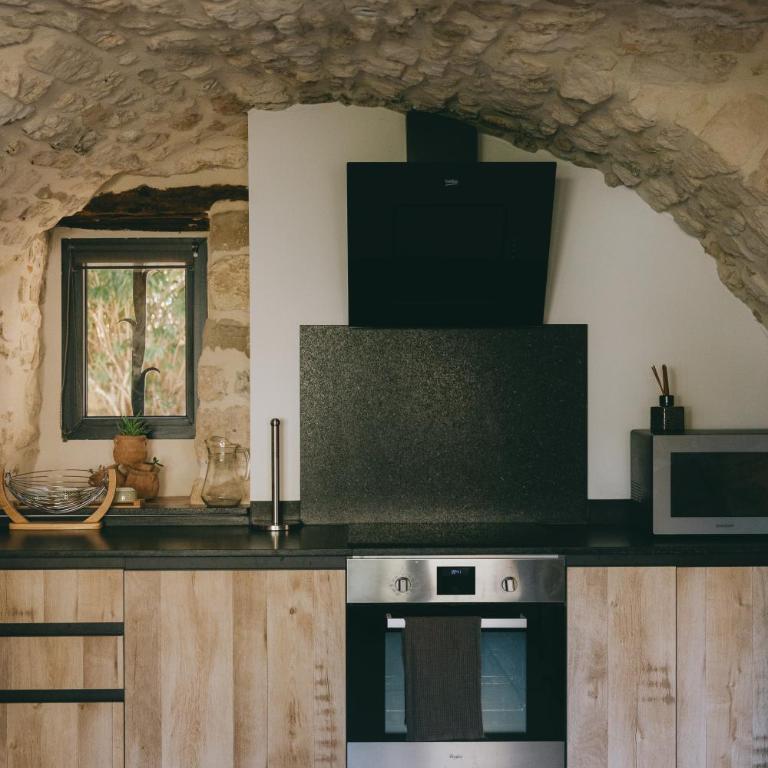 Authentique maison en pierre avec piscine aux portes d'Uzès - Villa 2 Chambres - 49