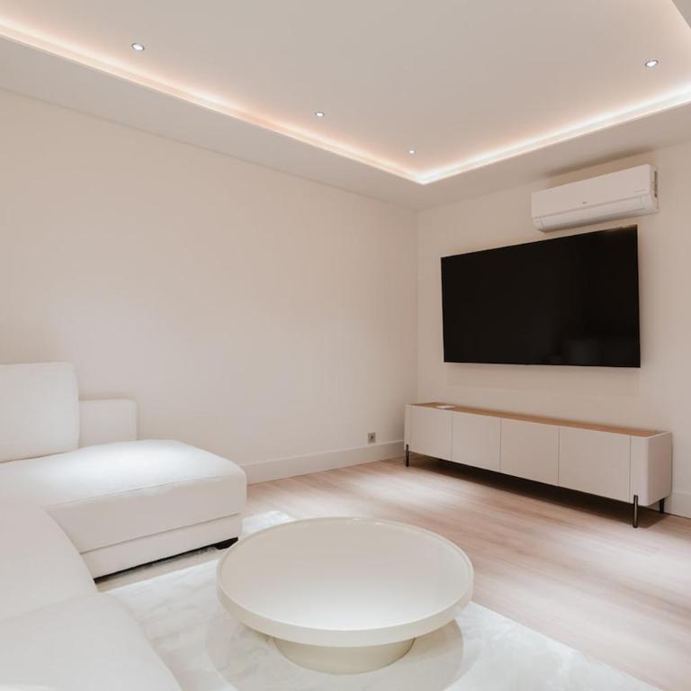 Amazing Villa Madrid - Villa - 12
