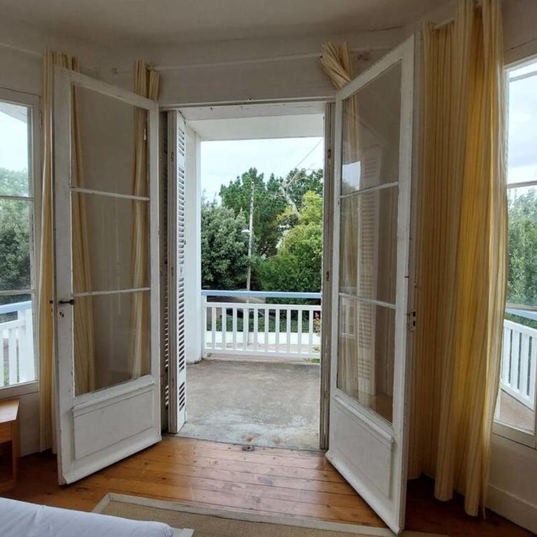Large family villa 50m from the beach - Vacation Home - 7