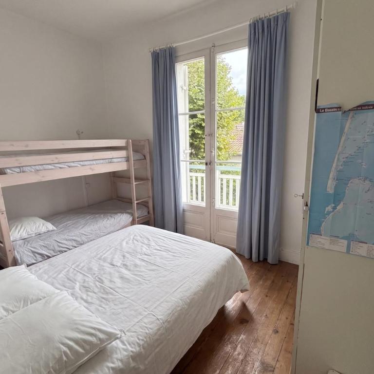 Large family villa 50m from the beach - Vacation Home - 17