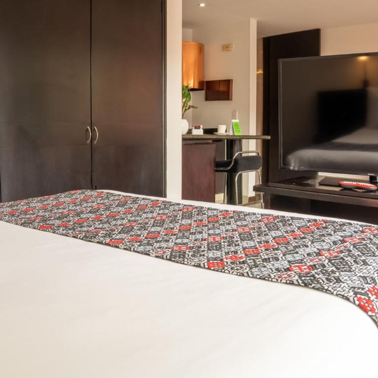 Richmond Suites Hotel - Suite con cama extragrande - 19