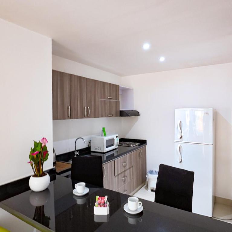 Richmond Suites Hotel - Suite con cama extragrande - 25