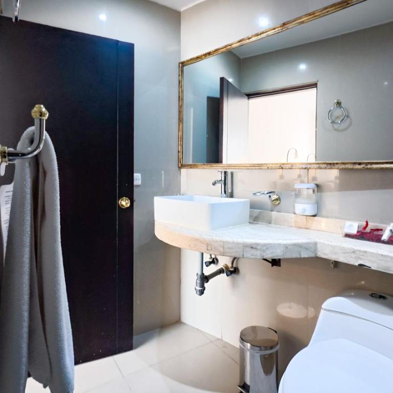 Richmond Suites Hotel - Suite con cama extragrande - 21