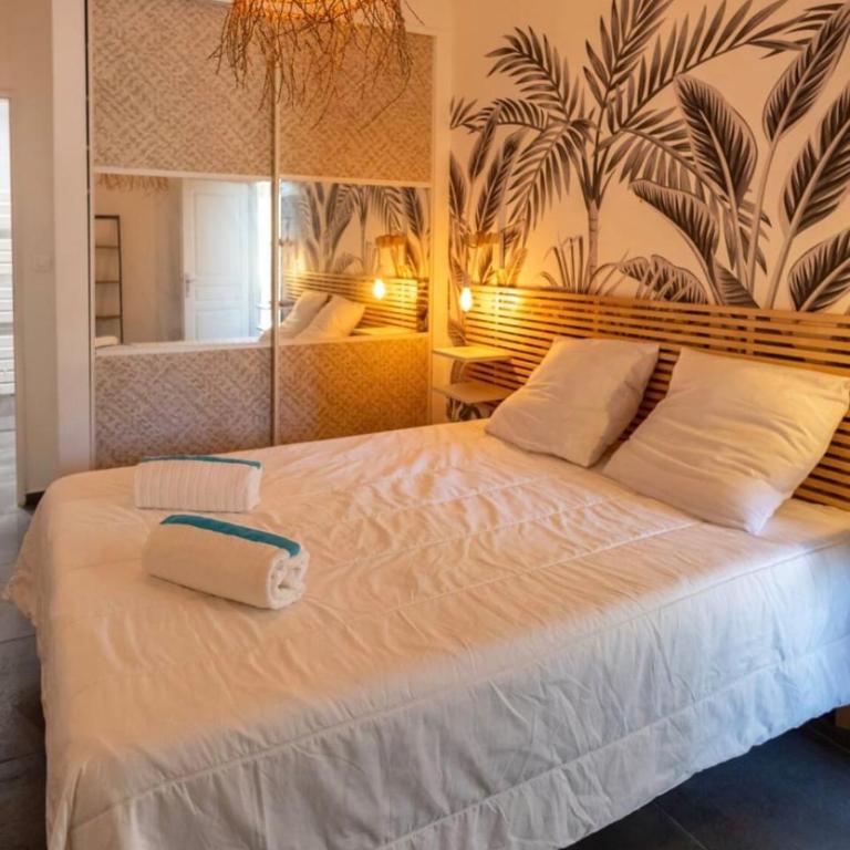 Appart avec grande terrasse piscine et mer à pied - Appartement - 7