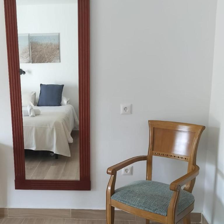 Apartamentos La Carabela - Habitación Doble Estándar con vistas a la montaña - 2 camas - 10