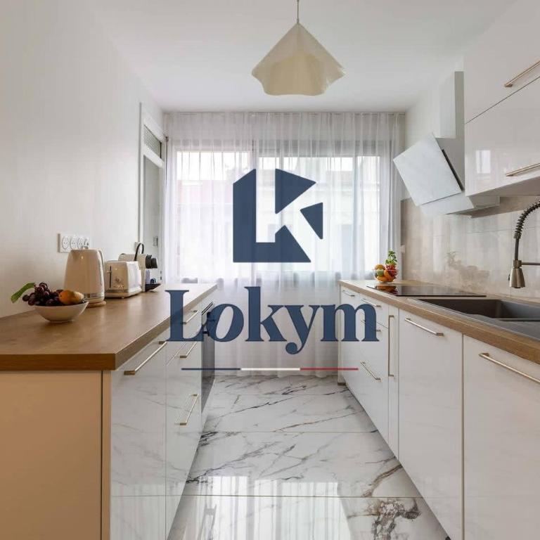 Appartement rénové Lumineux proche de la gare av Charras - Appartement - 1