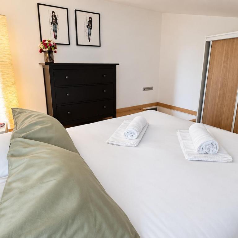 CLIM - 1 ch 1 sdb - Duplex moderne - Appartement en Duplex - 25