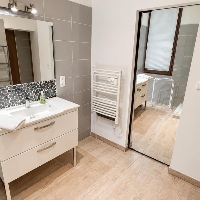 CLIM - 1 ch 1 sdb - Duplex moderne - Appartement en Duplex - 20