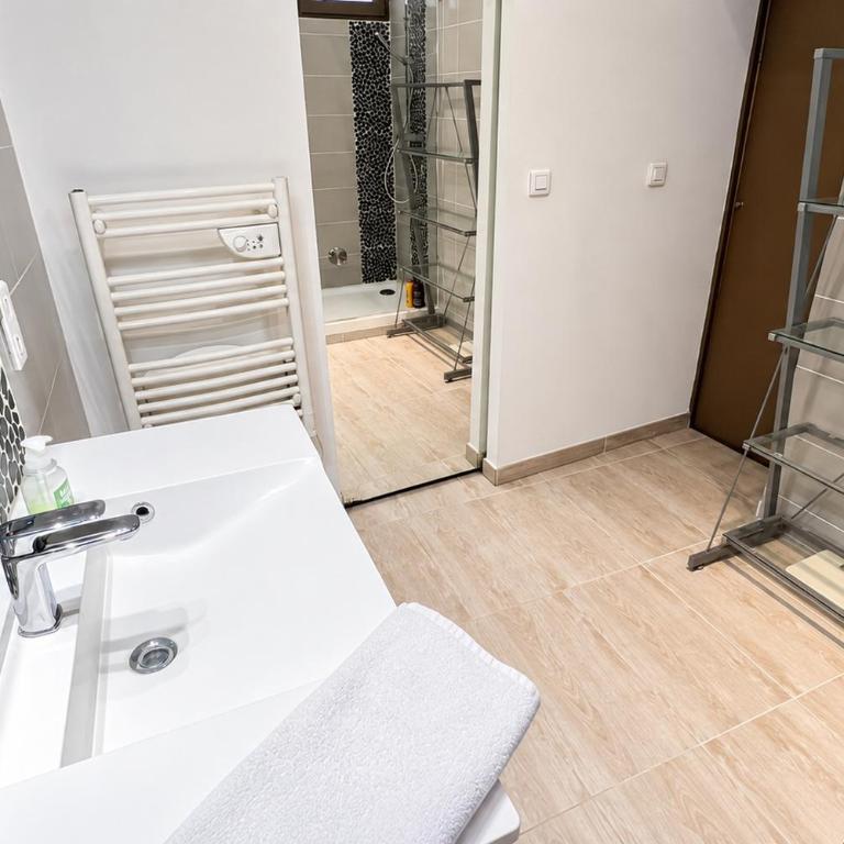 CLIM - 1 ch 1 sdb - Duplex moderne - Appartement en Duplex - 21