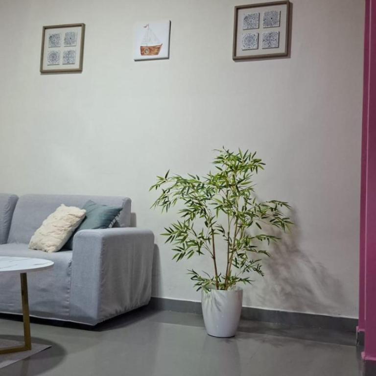RETIRO AMAZÓNICO con Cochera Aire Acondicionado Ducha Caliente y Cerca al río en Puerto Maldonado - One-Bedroom House - 2