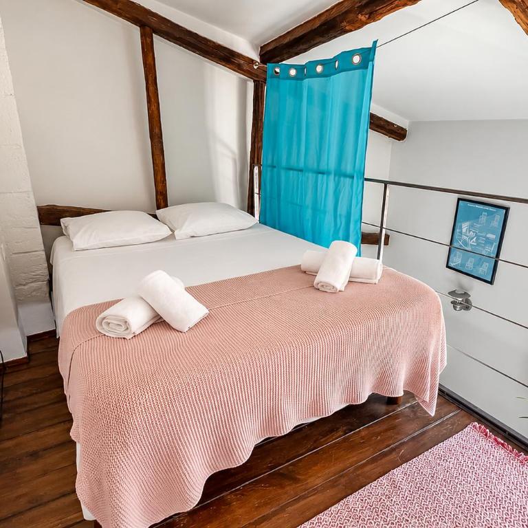 CLIM - 1 ch 1 sdb - Triplex atypique - Appartement 1 Chambre - 2