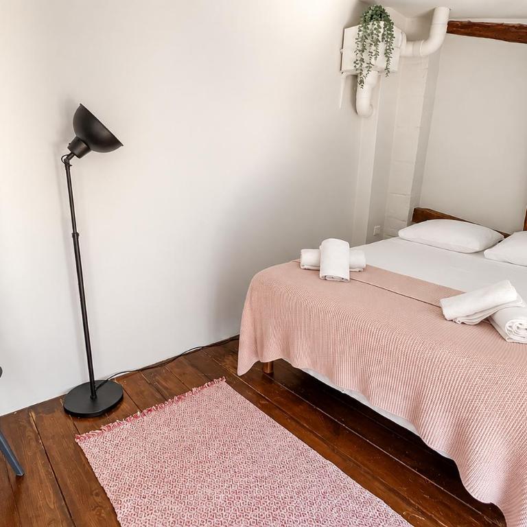 CLIM - 1 ch 1 sdb - Triplex atypique - Appartement 1 Chambre - 25
