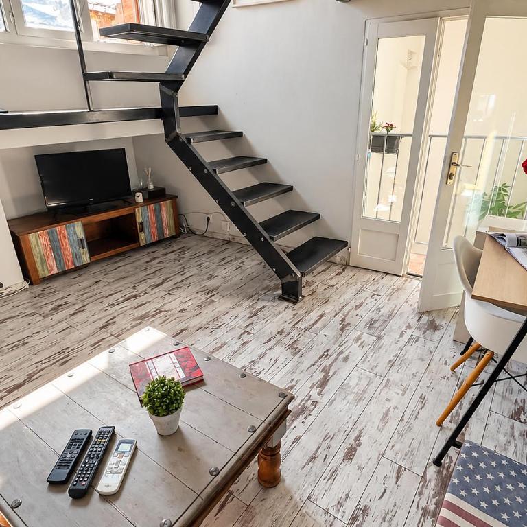 CLIM - 1 ch 1 sdb - Triplex atypique - Appartement 1 Chambre - 19