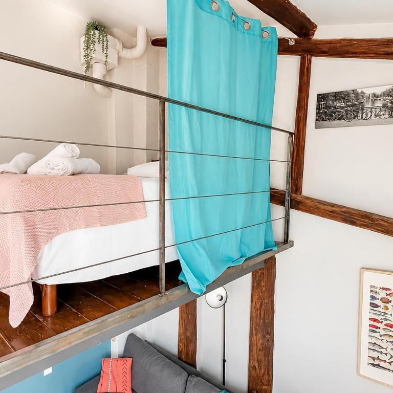 CLIM - 1 ch 1 sdb - Triplex atypique - Appartement 1 Chambre - 28