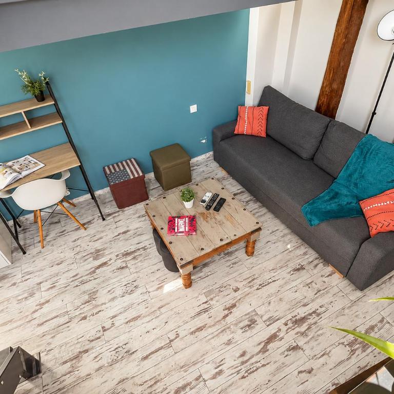 CLIM - 1 ch 1 sdb - Triplex atypique - Appartement 1 Chambre - 22