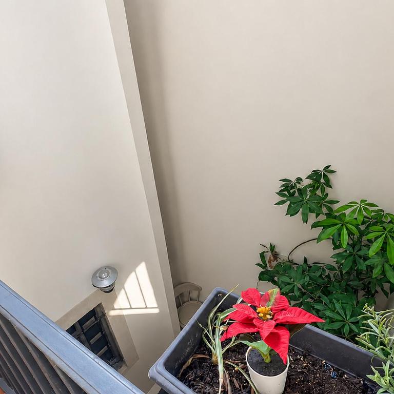 CLIM - 1 ch 1 sdb - Triplex atypique - Appartement 1 Chambre - 18