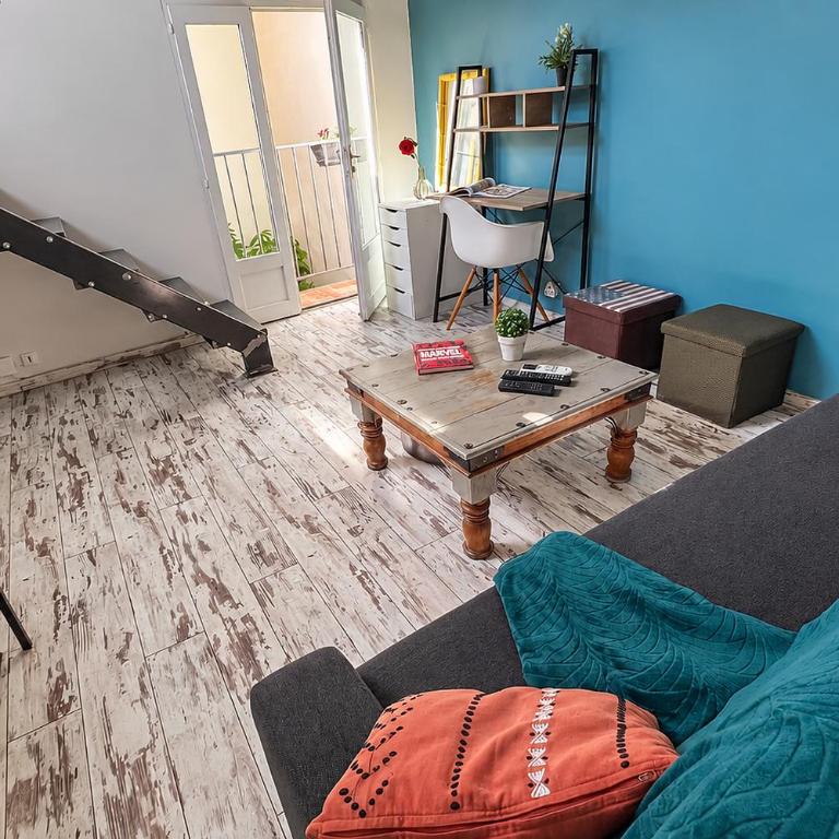 CLIM - 1 ch 1 sdb - Triplex atypique - Appartement 1 Chambre - 17