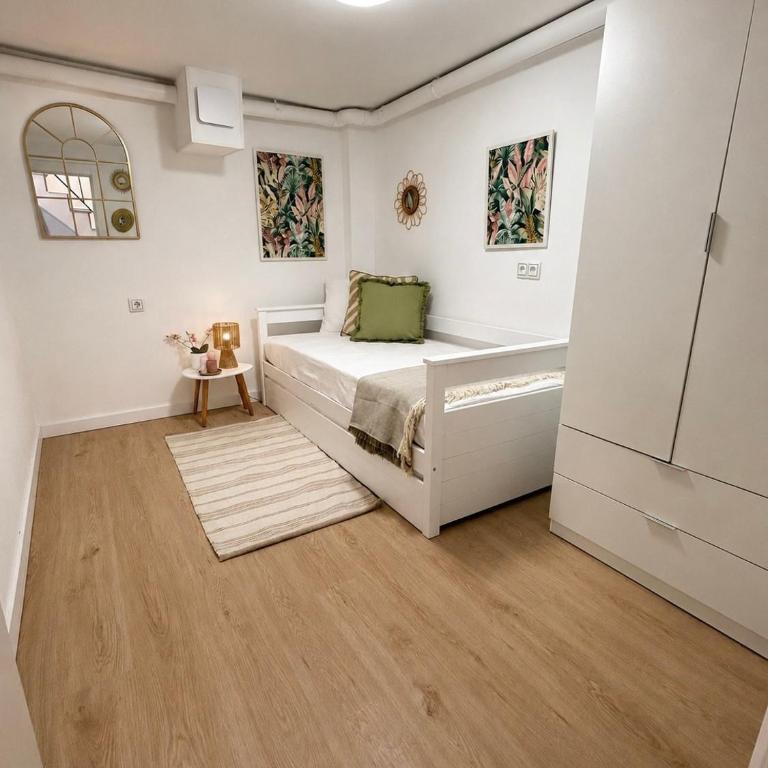 Hale del Mar Torrevieja - Two-Bedroom Apartment - 5
