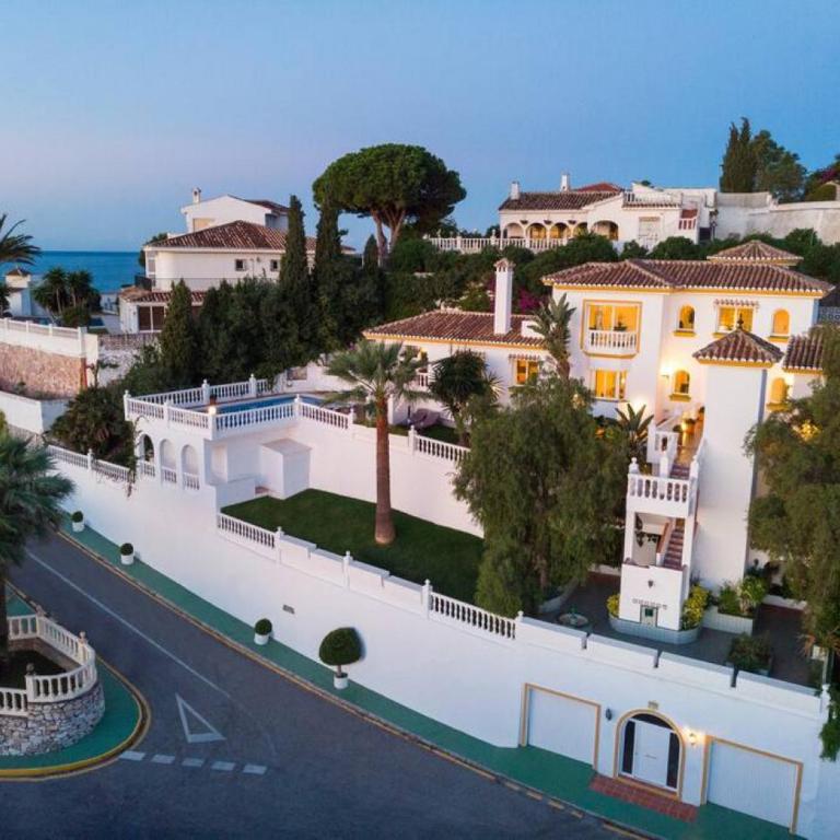 Large Family Villa 500m From Beach with Stunning Views - 6 bedroom Villa - 5