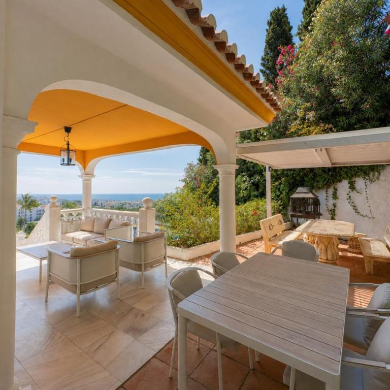 Large Family Villa 500m From Beach with Stunning Views - 6 bedroom Villa - 7