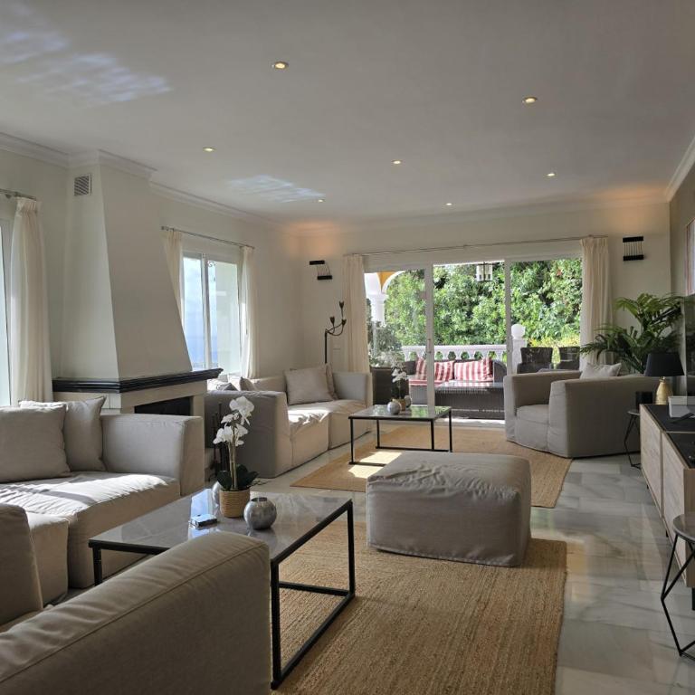 Large Family Villa 500m From Beach with Stunning Views - 6 bedroom Villa - 13