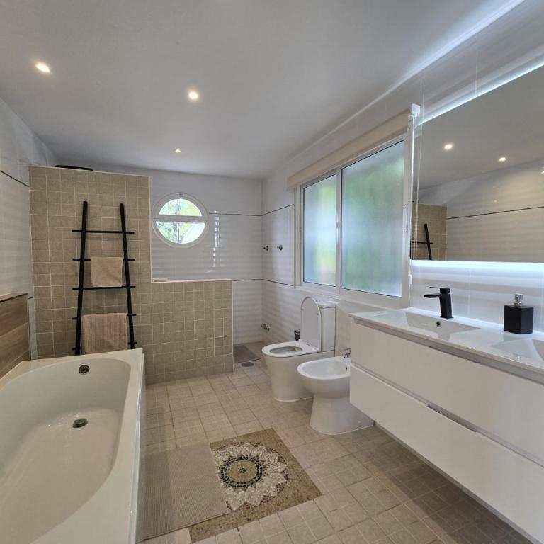Large Family Villa 500m From Beach with Stunning Views - 6 bedroom Villa - 20