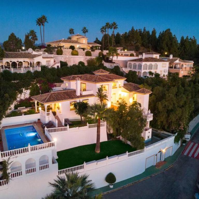 Large Family Villa 500m From Beach with Stunning Views - 6 bedroom Villa - 37