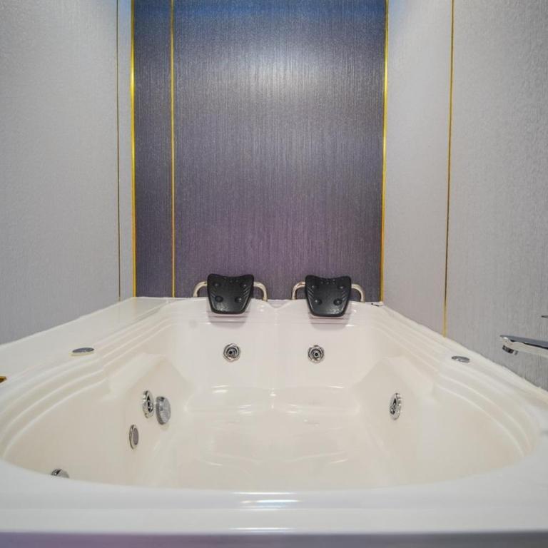 Hotel Restaurante LA AZOTEA - Habitación Doble Deluxe con bañera - 4