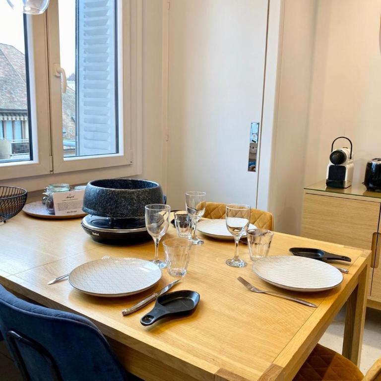 Lachenal, centre, balcon avec vue chateau - Two-Bedroom Apartment - 27