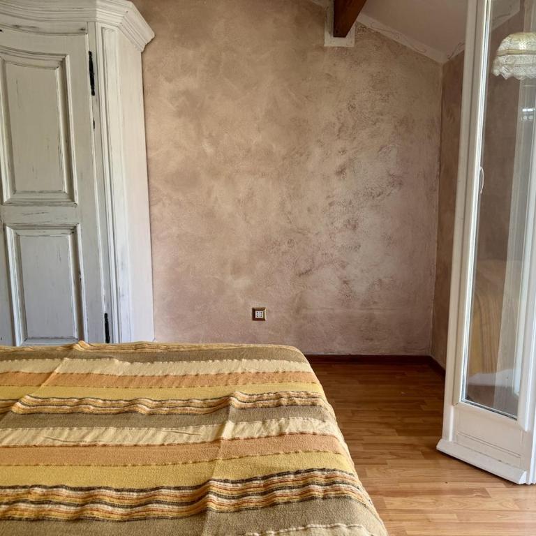 HOST4U IMperia - Casa Uccia Artallo - Appartamento con 2 Camere da Letto - 5