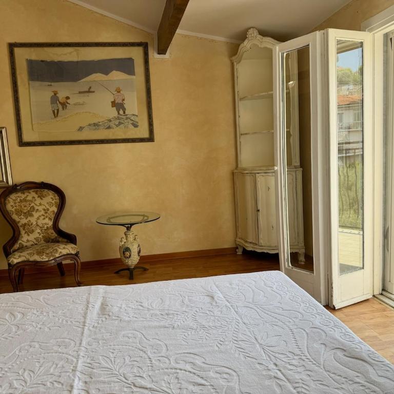 HOST4U IMperia - Casa Uccia Artallo - Appartamento con 2 Camere da Letto - 8