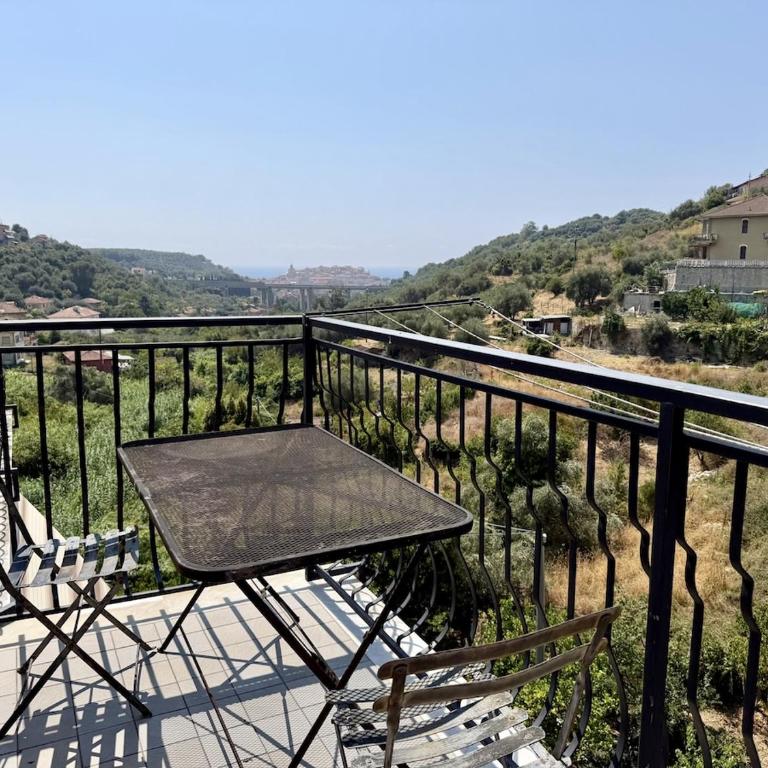 HOST4U IMperia - Casa Uccia Artallo - Appartamento con 2 Camere da Letto - 11