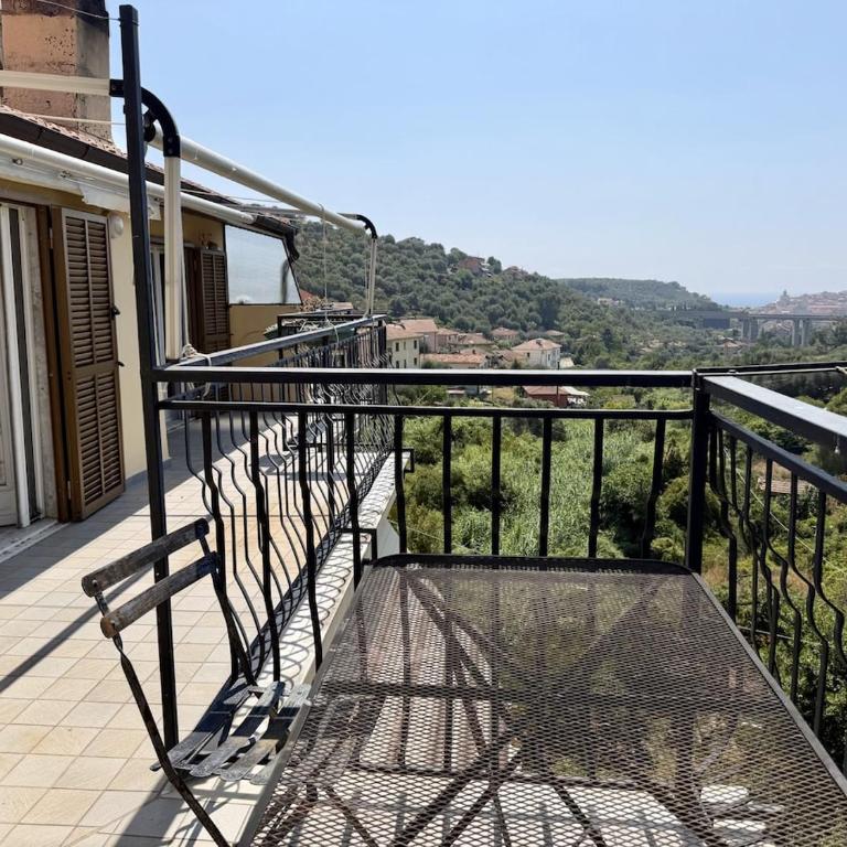 HOST4U IMperia - Casa Uccia Artallo - Appartamento con 2 Camere da Letto - 14