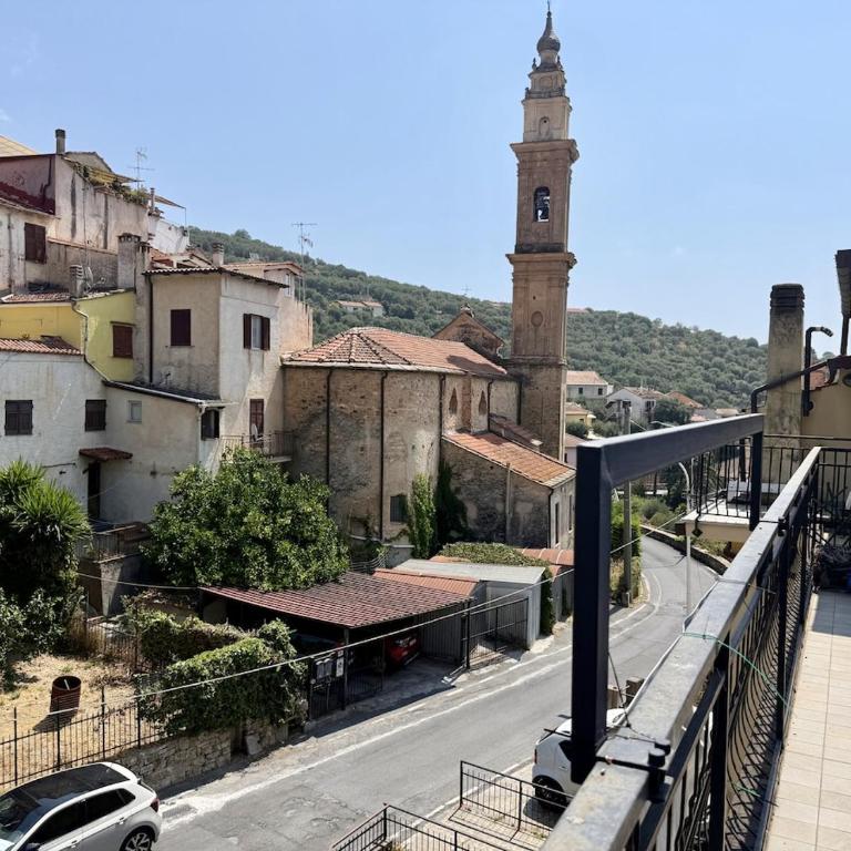 HOST4U IMperia - Casa Uccia Artallo - Appartamento con 2 Camere da Letto - 16