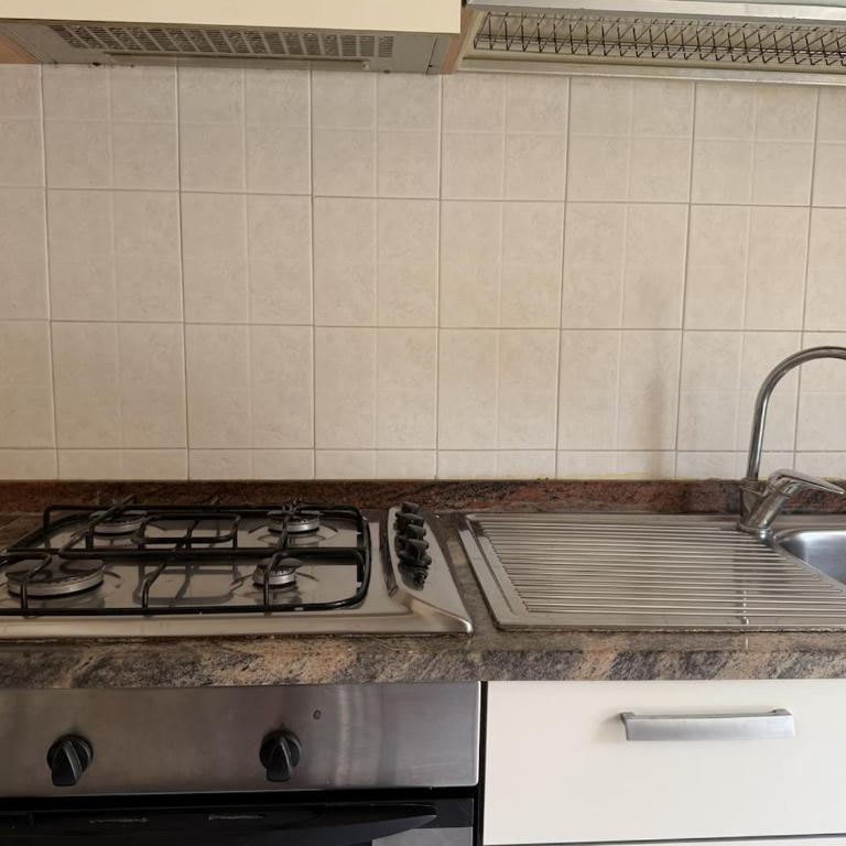 HOST4U IMperia - Casa Uccia Artallo - Appartamento con 2 Camere da Letto - 17