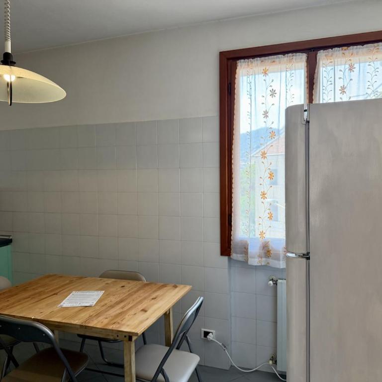 HOST4U IMperia MaAdel s Nest in the City Center - Appartamento con 2 Camere da Letto - 2