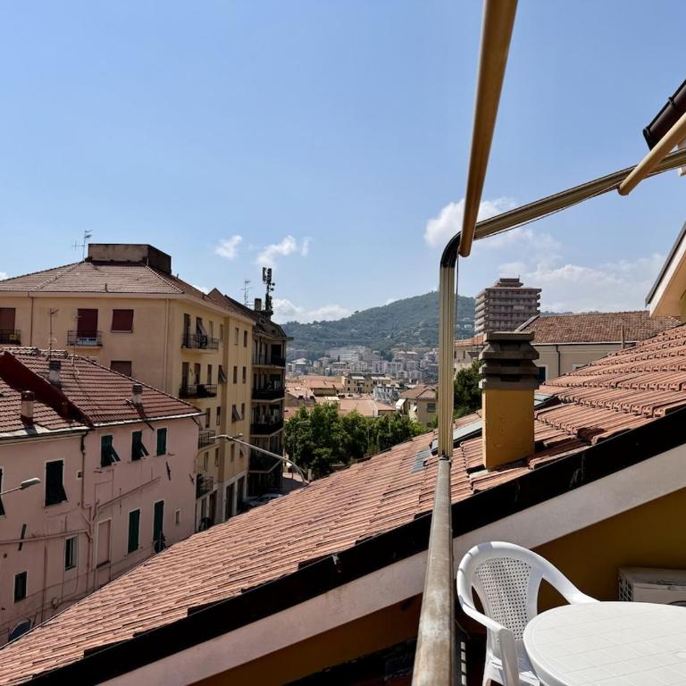 HOST4U IMperia MaAdel s Nest in the City Center - Appartamento con 2 Camere da Letto - 4