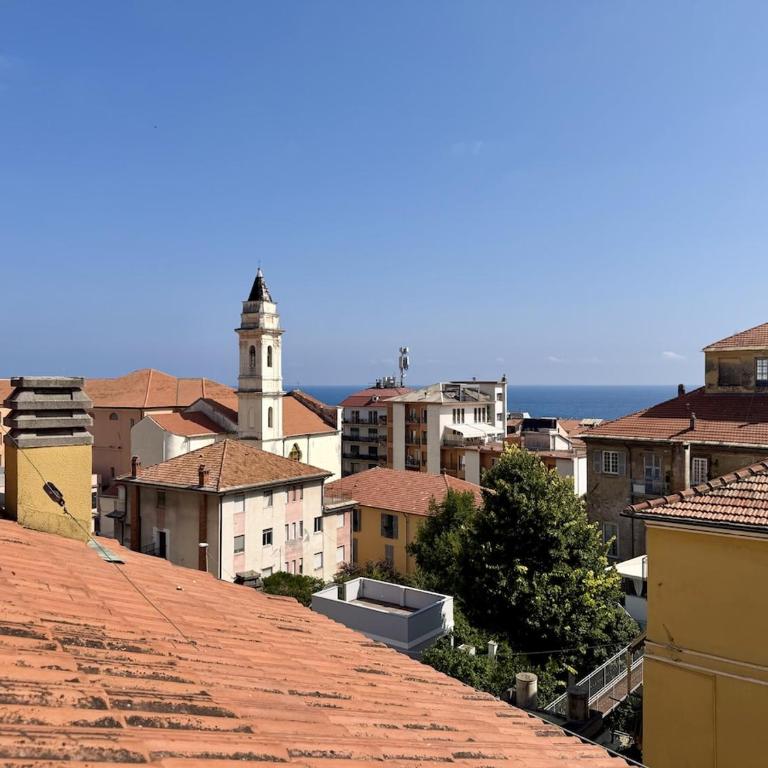 HOST4U IMperia MaAdel s Nest in the City Center - Appartamento con 2 Camere da Letto - 5