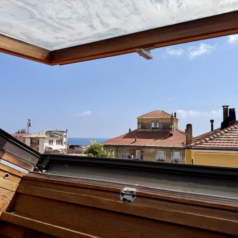 HOST4U IMperia MaAdel s Nest in the City Center - Appartamento con 2 Camere da Letto - 13