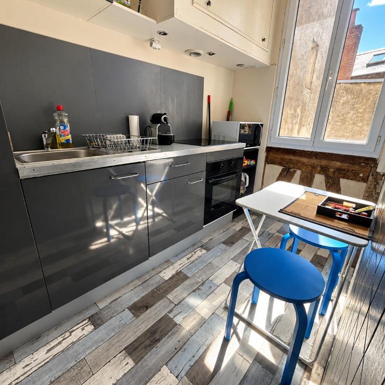 Le Royal Colbert - Hyper Centre - Cozy & Elegant - Appartement - Vue sur Ville - 10