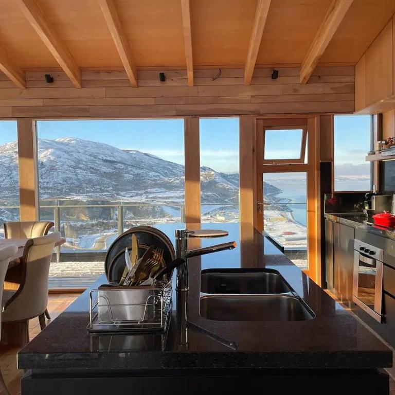 Beautiful penthouse with amazing views - One-Bedroom Apartment - 4