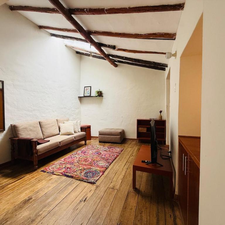Private house perfectly located - One-Bedroom Apartment - 4