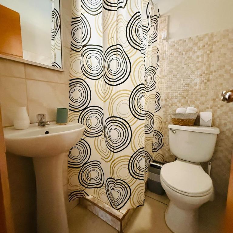 Private house perfectly located - One-Bedroom Apartment - 17