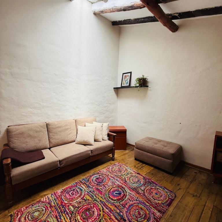 Private house perfectly located - One-Bedroom Apartment - 18
