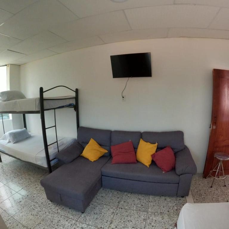 HOSTAL SAN MARINO - Habitación Familiar - 6