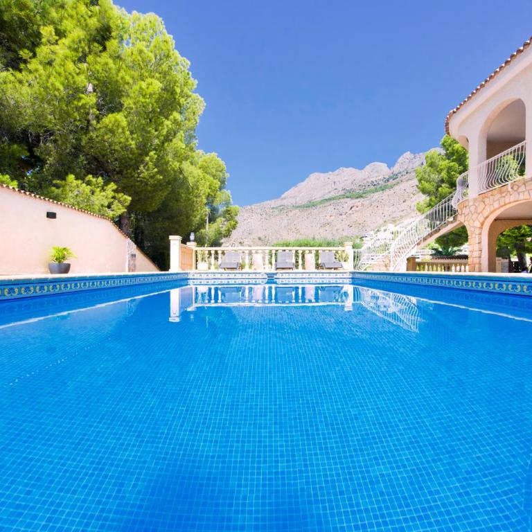 Villa con piscina en Altea - Casa de 5 dormitorios - 2