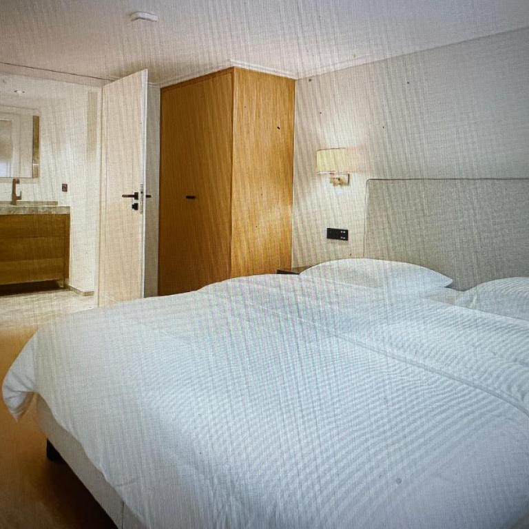 Alpine Royal Residence - Chalet - 16