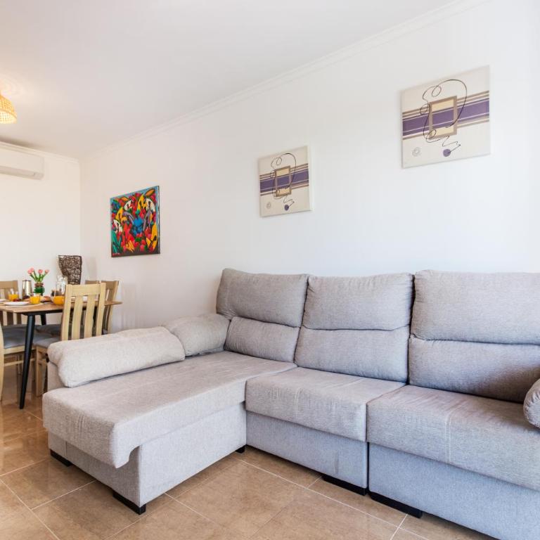 Jardín amplio en planta baja, 2 piscinas todo el año, Parking gratis, espacioso, 3 dormitorios y 2 baños - Apartamento de 3 dormitorios Premium - 5
