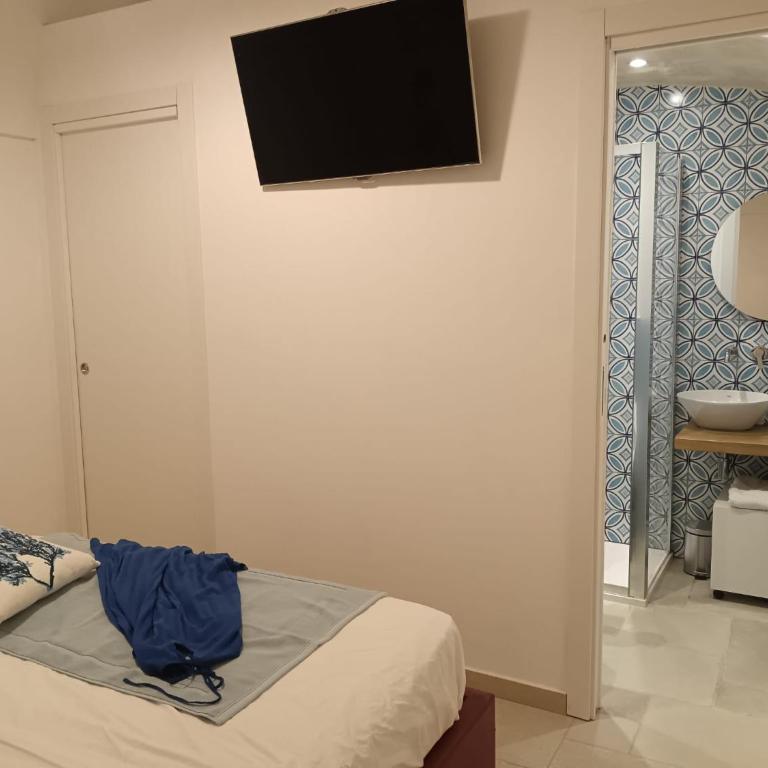 La Lampara - One-Bedroom Apartment - 2